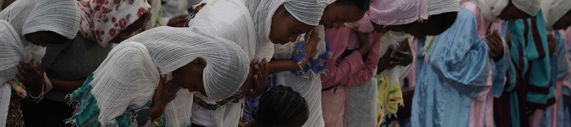 women praying